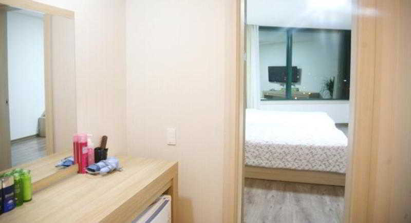 Elena Business Hotel Yeosu Exterior photo