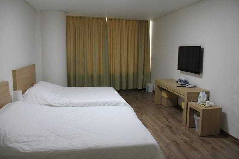 Elena Business Hotel Yeosu Exterior photo
