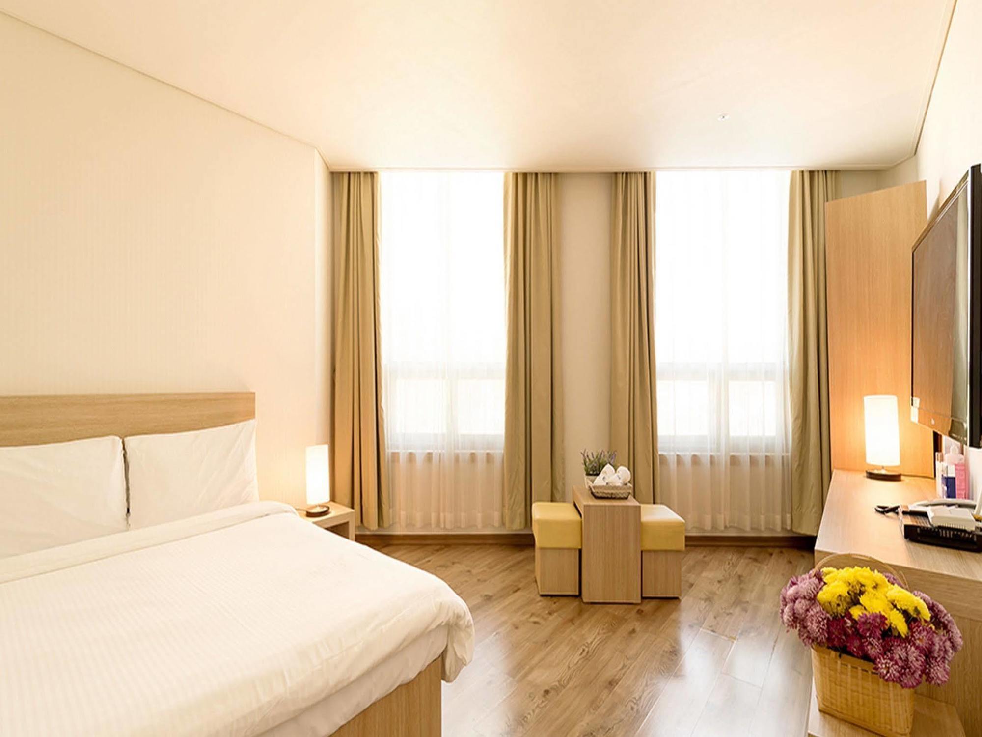 Elena Business Hotel Yeosu Exterior photo