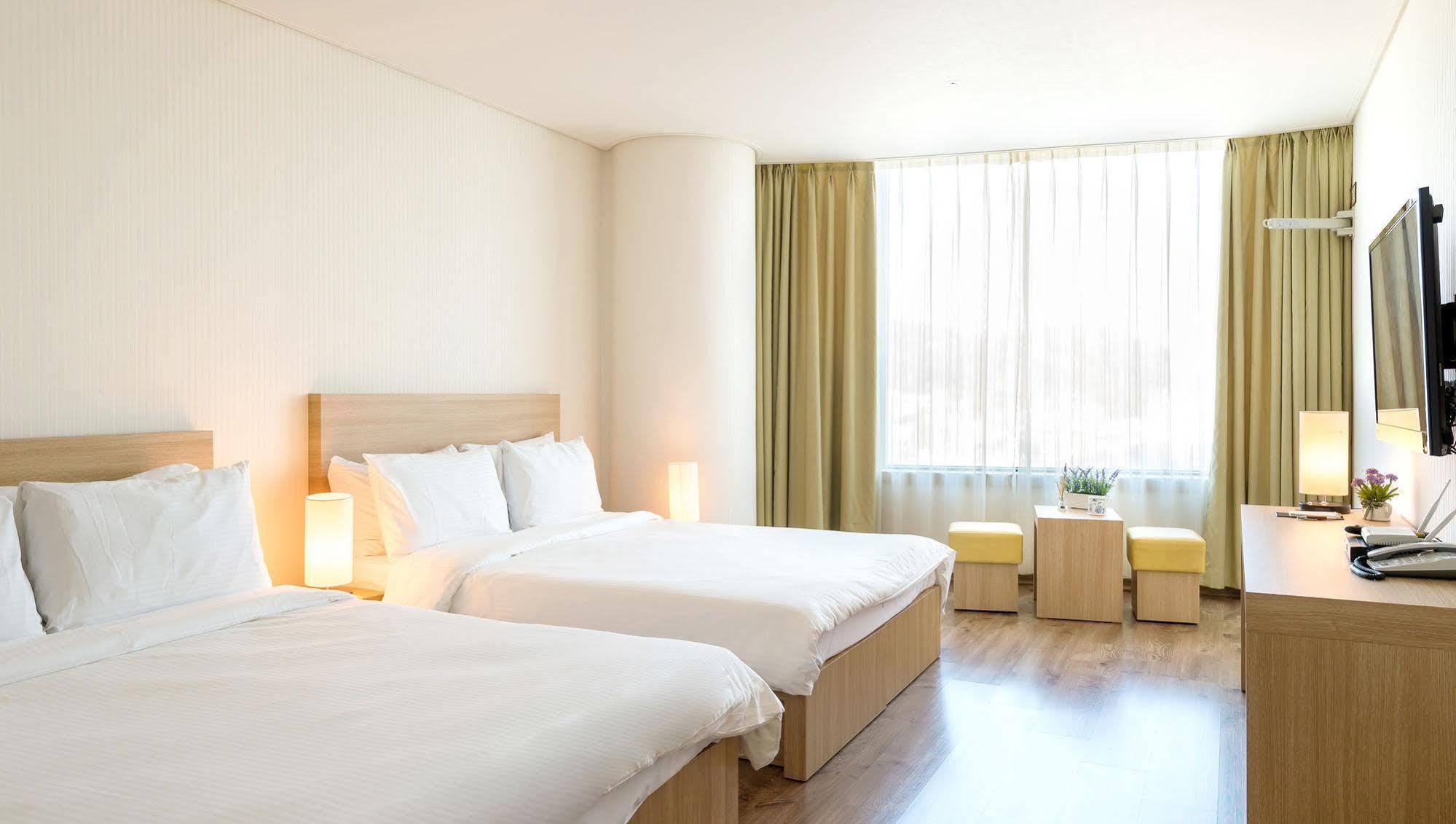 Elena Business Hotel Yeosu Exterior photo